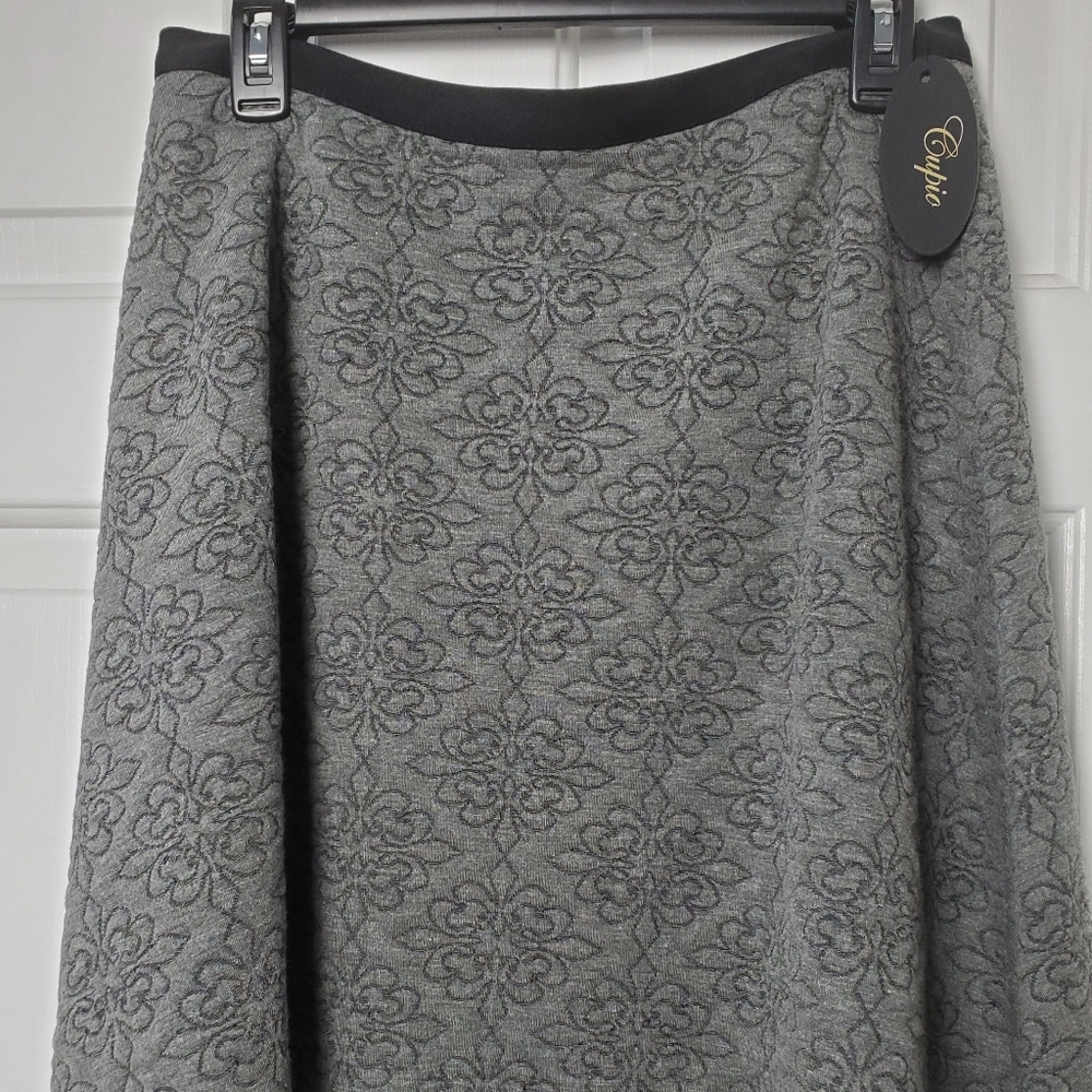 Cupio Quilted Gray Skirt Size Medium